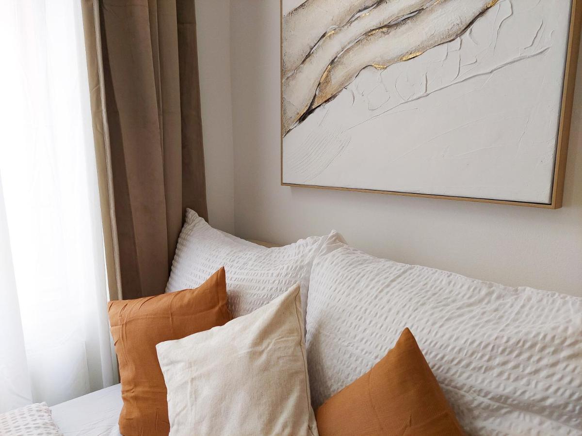 Appartement Hidden Garden - Spacious Modern - 1 Min To City Shuttle