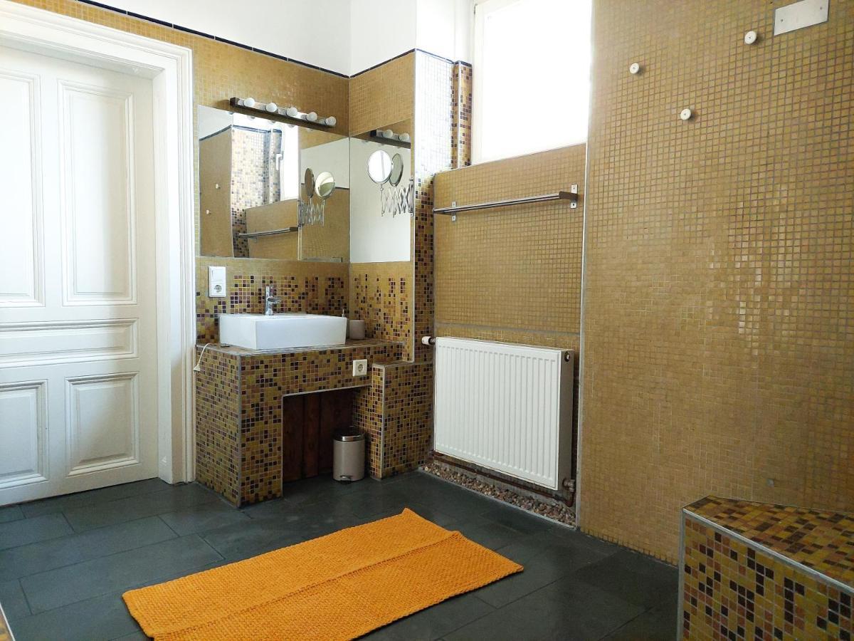 Hidden Garden - Spacious Modern - 1 Min To City Shuttle Appartement