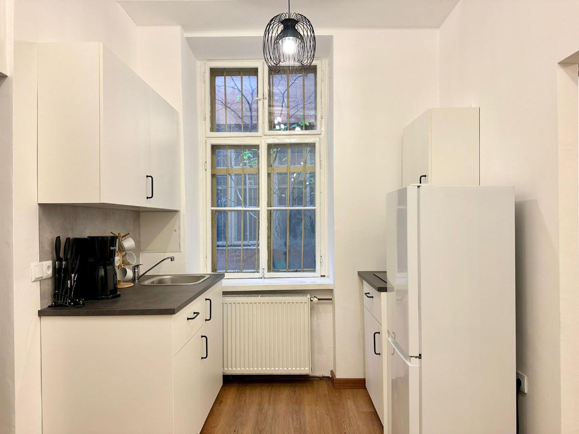 Appartement Hidden Garden - Spacious Modern - 1 Min To City Shuttle