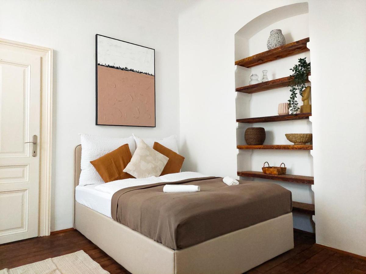 Hidden Garden - Spacious Modern - 1 Min To City Shuttle Wien