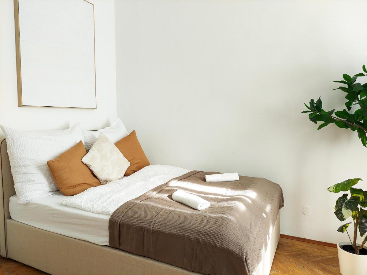 Apartment Hidden Garden - Spacious Modern - 1 Min To City Shuttle Wien
