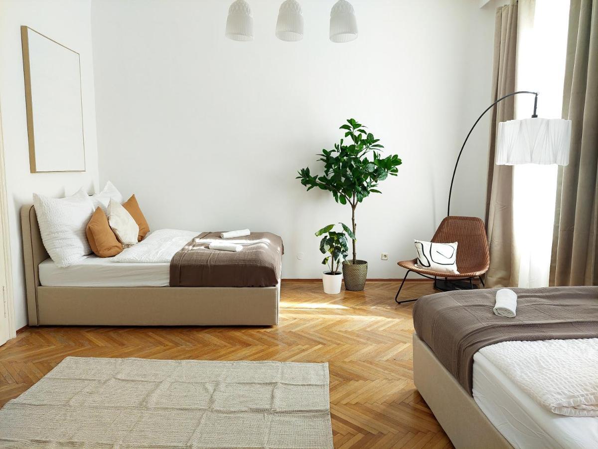 Hidden Garden - Spacious Modern - 1 Min To City Shuttle Wien